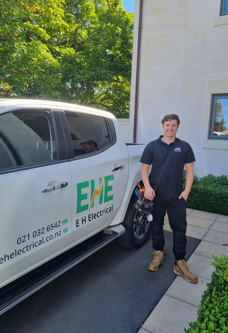 Light fitting installation